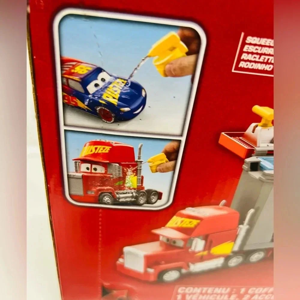 Disney Pixar Cars Color Changers Mobile Paint Shop Mack Playset with 1 Toy Car